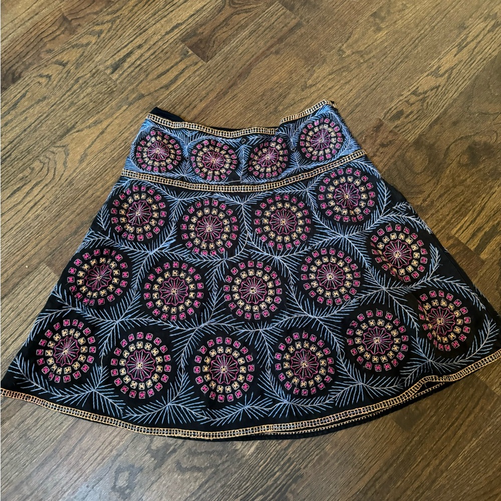 🔥End of year sale 🔥Embroidered skirt-size 10. French connection